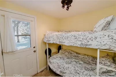 298 Holmes Lane, Sugarloaf, CA 92386 - Photo 13