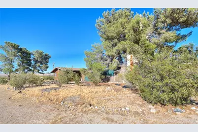 45757 Paddington Road, Lucerne Valley, CA 92356 - Photo 9