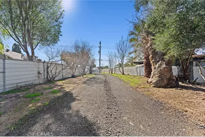 520 W Randall Avenue, Rialto, CA 92376 - Photo 25