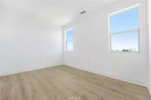 27333 Creekwood Ln, Valencia, CA 91381 - Photo 11