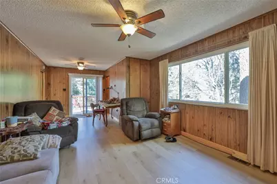 22945 Redwood Way, Crestline, CA 92325 - Photo 13