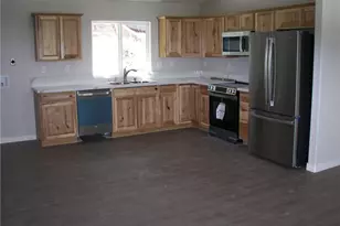 23511 Lake Dr, Crestline, CA 92325 - Photo 15