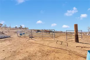 25733 Roundup Way, Apple Valley, CA 92308 - Photo 47