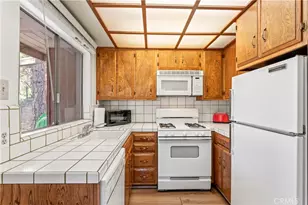 31867 Wagon Wheel Dr, Running Springs, CA 92382 - Photo 13