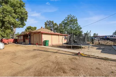 207 E 5th Street, Beaumont, CA 92223 - Photo 5