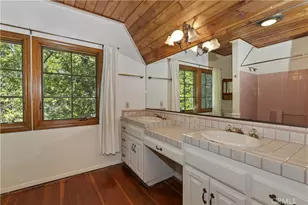 242 Holiday Dr, Lake Arrowhead, CA 92352 - Photo 35