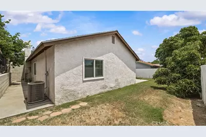 10060 Hillsborough Lane, Riverside, CA 92503 - Photo 25