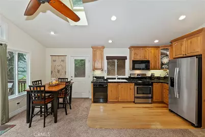 23776 Lakeview Drive, Crestline, CA 92325 - Photo 9