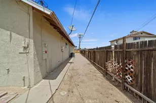 20548 Neuralia Rd, California City, CA 93505 - Photo 47