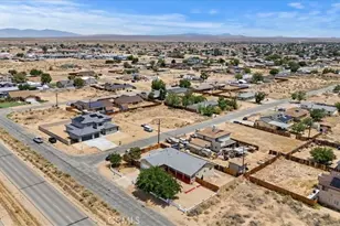20548 Neuralia Rd, California City, CA 93505 - Photo 9