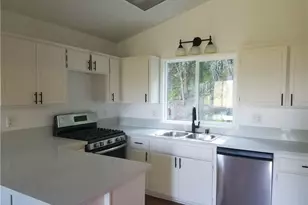 587 Spring Dr, Cedarpines Park, CA 92322 - Photo 7