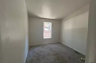 443 Holmes Ln, Sugarloaf, CA 92386 - Photo 13