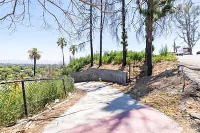 875 W Vista Dr, San Bernardino, CA 92405 - Photo 3
