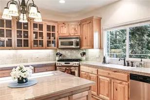 27376 Pinewood Dr, Lake Arrowhead, CA 92352 - Photo 11
