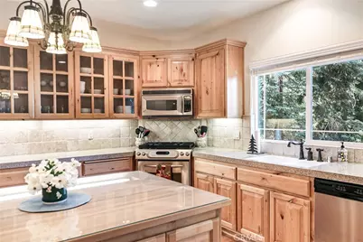 27376 Pinewood Drive, Lake Arrowhead, CA 92352 - Photo 11