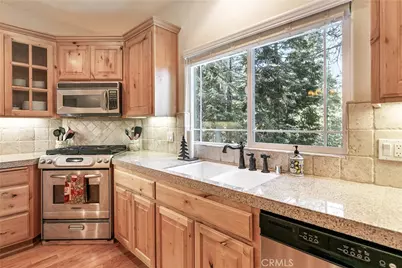 27376 Pinewood Drive, Lake Arrowhead, CA 92352 - Photo 13