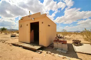 1910 Artesia Ave, Landers, CA 92285 - Photo 23