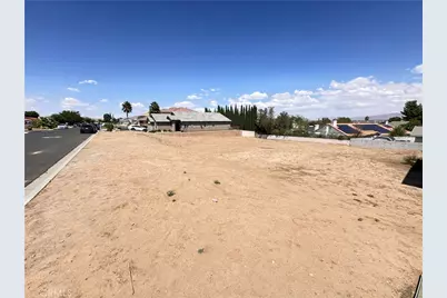 13145 Autumn Leaves Avenue, Victorville, CA 92395 - Photo 5