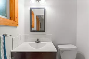 27917 Squirrel Ln, Lake Arrowhead, CA 92352 - Photo 17