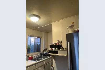 586 W Center Street, Pomona, CA 91768 - Photo 15