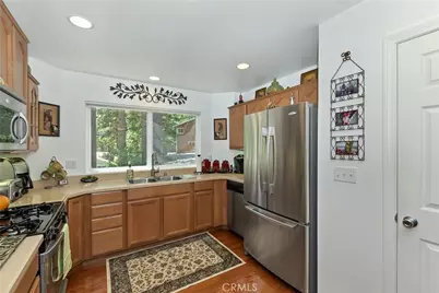 31816 Silver Spruce Drive, Running Springs, CA 92382 - Photo 9