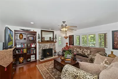 31816 Silver Spruce Drive, Running Springs, CA 92382 - Photo 5