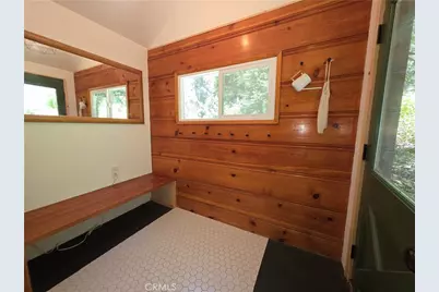 606 Crest Estates Drive, Lake Arrowhead, CA 92352 - Photo 3