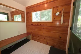 606 Crest Estates Dr, Lake Arrowhead, CA 92352 - Photo 3