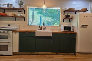 606 Crest Estates Dr, Lake Arrowhead, CA 92352 - Photo 9