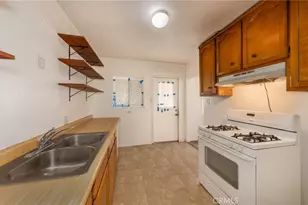 322 E 11th St, Beaumont, CA 92223 - Photo 9