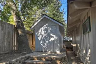 292 Heliotrope Dr, Lake Arrowhead, CA 92352 - Photo 37
