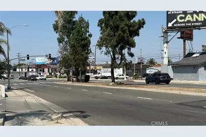 26023 Western Avenue, Lomita, CA 90717 - Photo 17