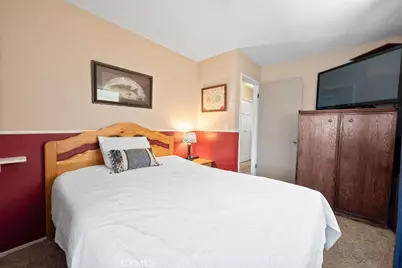 323 W Fairway Boulevard, Big Bear City, CA 92314 - Photo 13