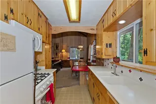 691 Cottage Grove Rd, Lake Arrowhead, CA 92352 - Photo 13