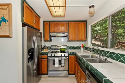 27230 Peninsula Drive, Lake Arrowhead, CA 92352 - Photo 11
