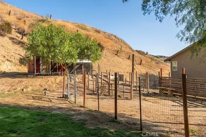 30300 Live Oak Canyon Road, Redlands, CA 92373 - Photo 37