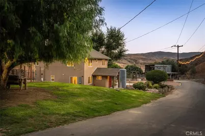 30300 Live Oak Canyon Road, Redlands, CA 92373 - Photo 11