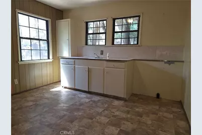 33007 Spruce Drive, Green Valley Lake, CA 92341 - Photo 31