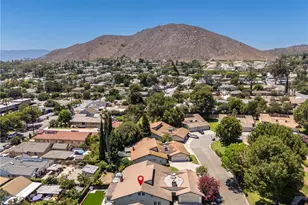 11520 Los Molinos Way, Riverside, CA 92505 - Photo 9