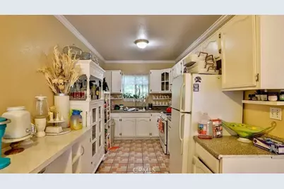 6414 S Hoover Street, Los Angeles, CA 90044 - Photo 3