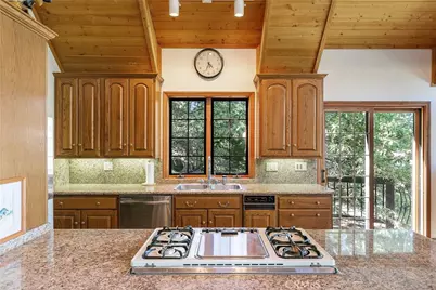 190 Birchwood, Lake Arrowhead, CA 92352 - Photo 23