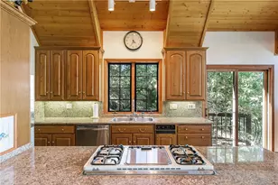 190 Birchwood, Lake Arrowhead, CA 92352 - Photo 23