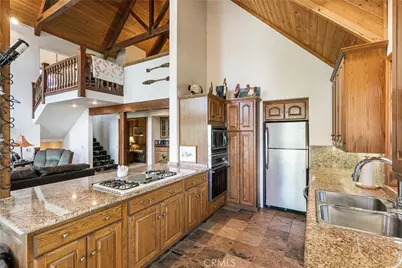 190 Birchwood, Lake Arrowhead, CA 92352 - Photo 19