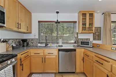 1308 Sequoia Drive, Lake Arrowhead, CA 92352 - Photo 9