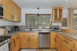 1308 Sequoia Dr, Lake Arrowhead, CA 92352 - Photo 9