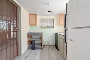 1424 W 152nd St, Compton, CA 90220 - Photo 9