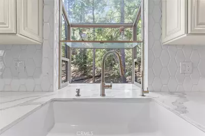 260 El Dorado Drive, Lake Arrowhead, CA 92352 - Photo 11