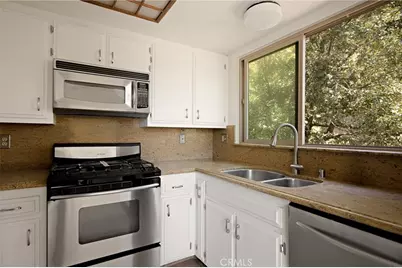 27711 Alpen Drive, Lake Arrowhead, CA 92352 - Photo 19