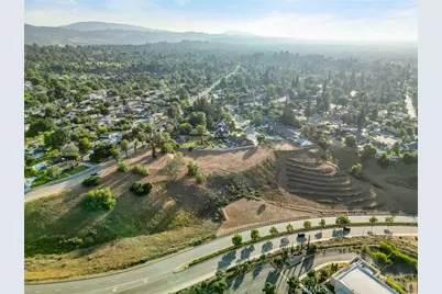 221 E Sunset Drive, Redlands, CA 92373 - Photo 5