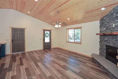 365 Santa Barbara Avenue, Sugarloaf, CA 92386 - Photo 5